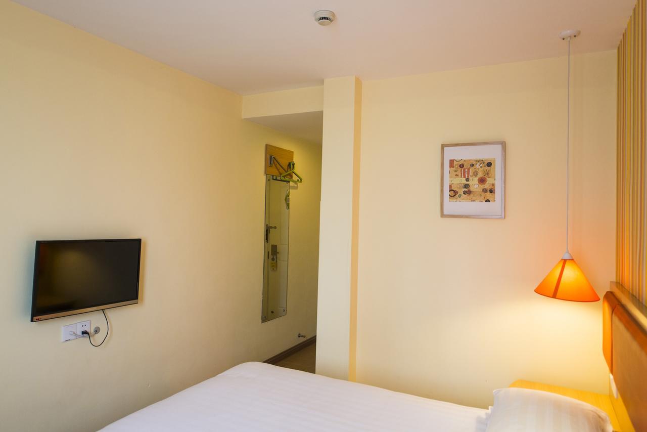 Home Inn Shanghai Pudong Nanpu Bridge Tangqiao Commercial Square Zewnętrze zdjęcie